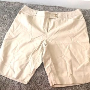 21 inch Bermuda Shorts khaki with4 pockets